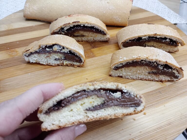 Cantucci macios recheados com chocolate