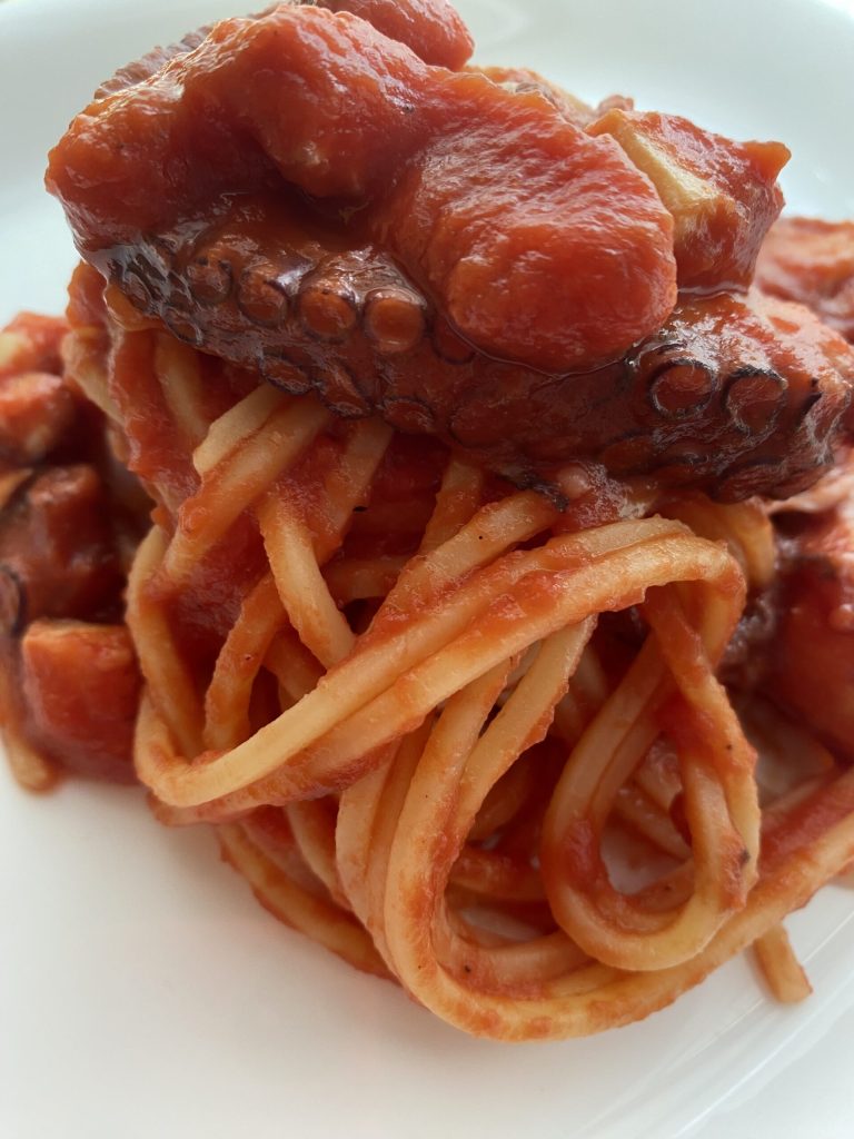 Spaghetti e Polvo de Antonino Cannavacciulo