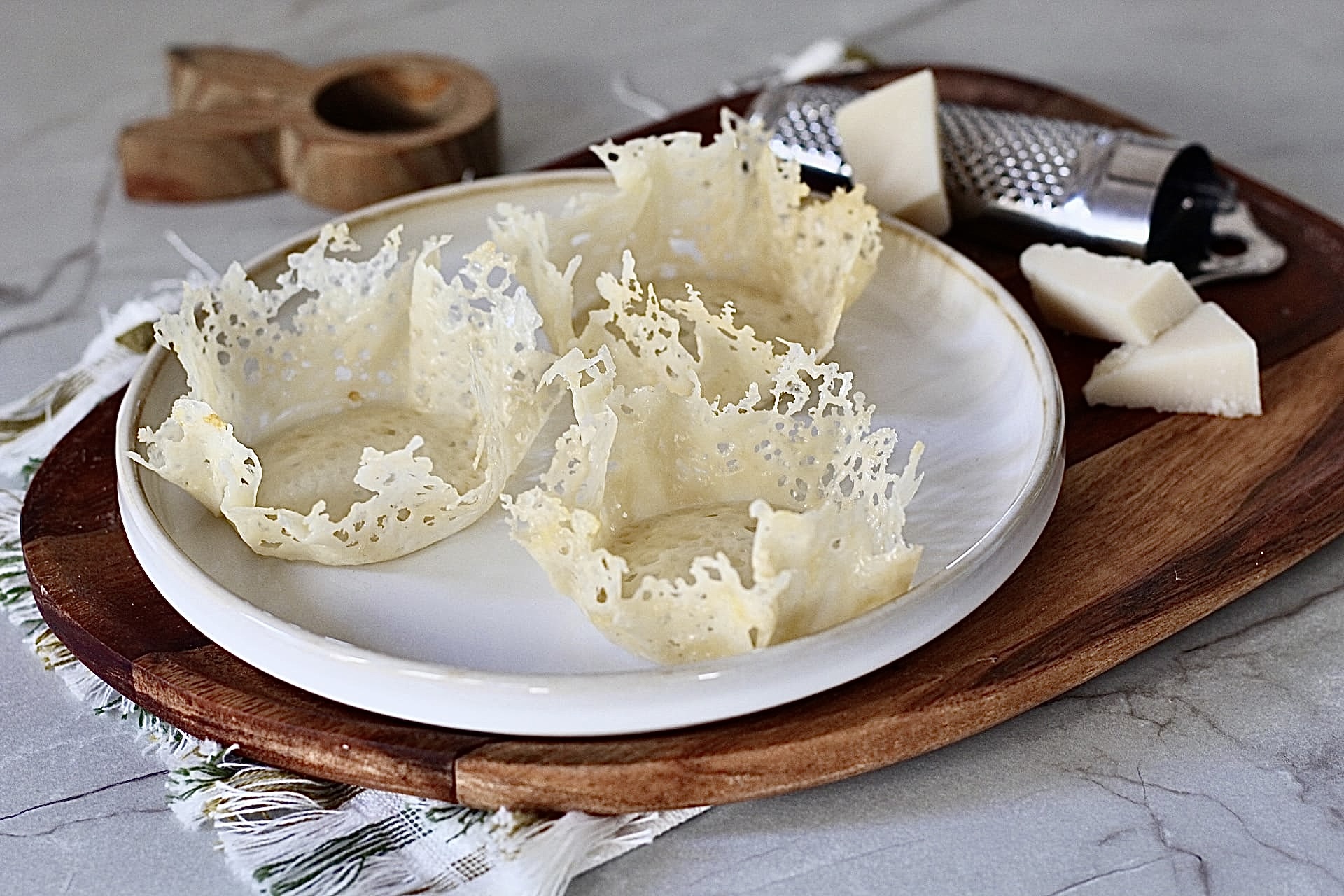 Receita esperta para cestas de parmesão, prontas em 2 minutos, e não quebram!