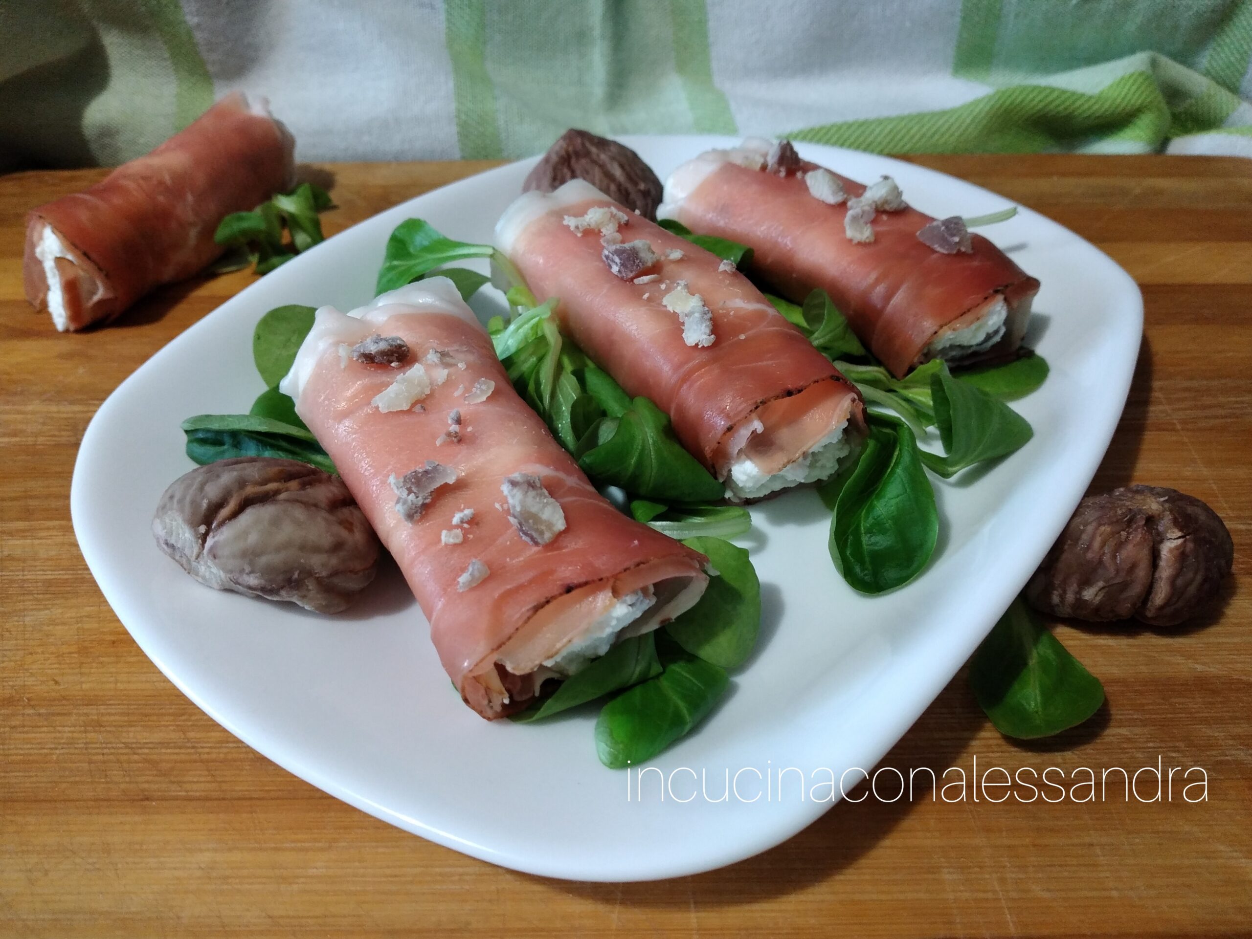 Rolinho de speck com ricota e castanhas