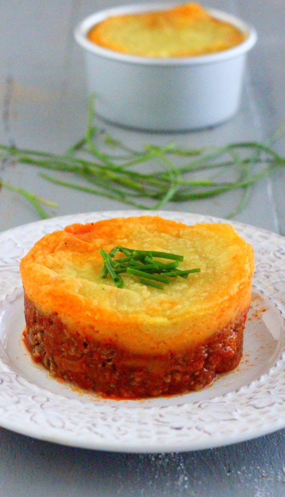 Terrine de carne, cogumelos e purê de batatas