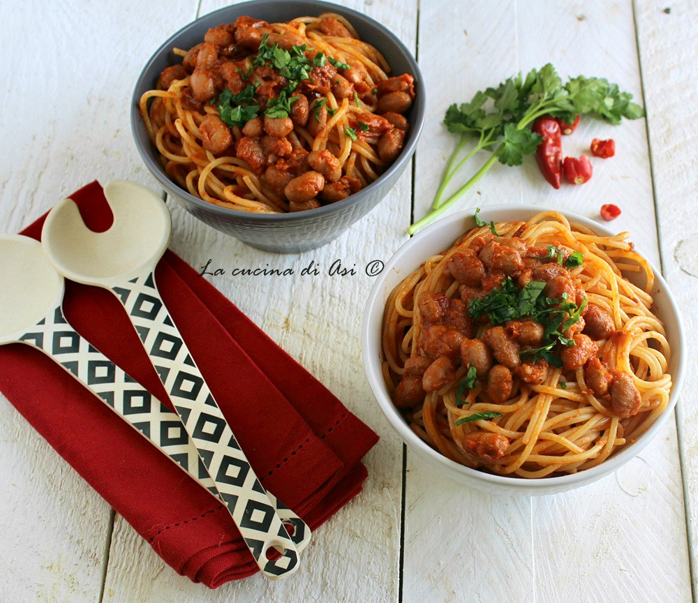 Macarrão e feijão borlotti