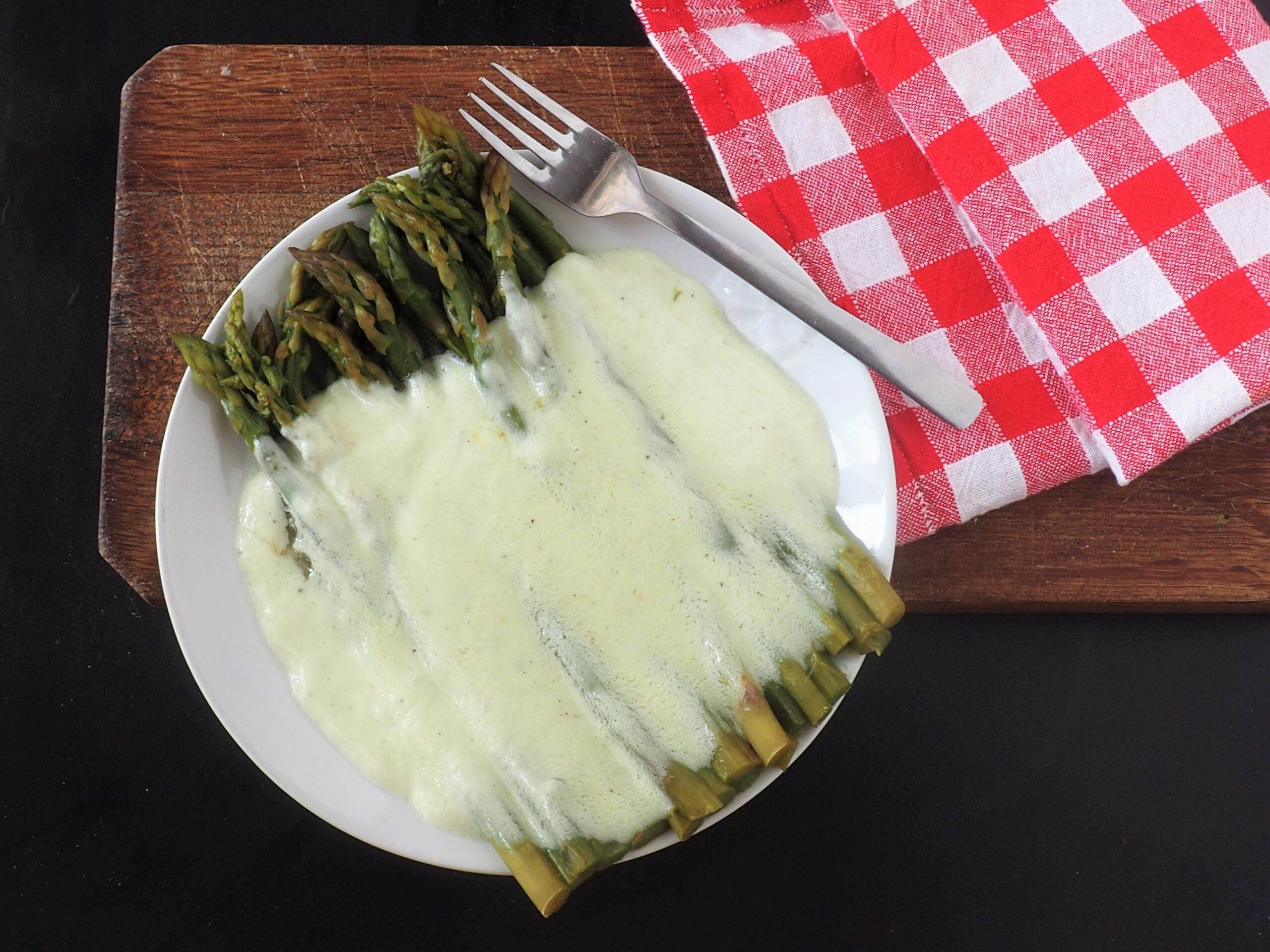 Aspargos com gorgonzola doce