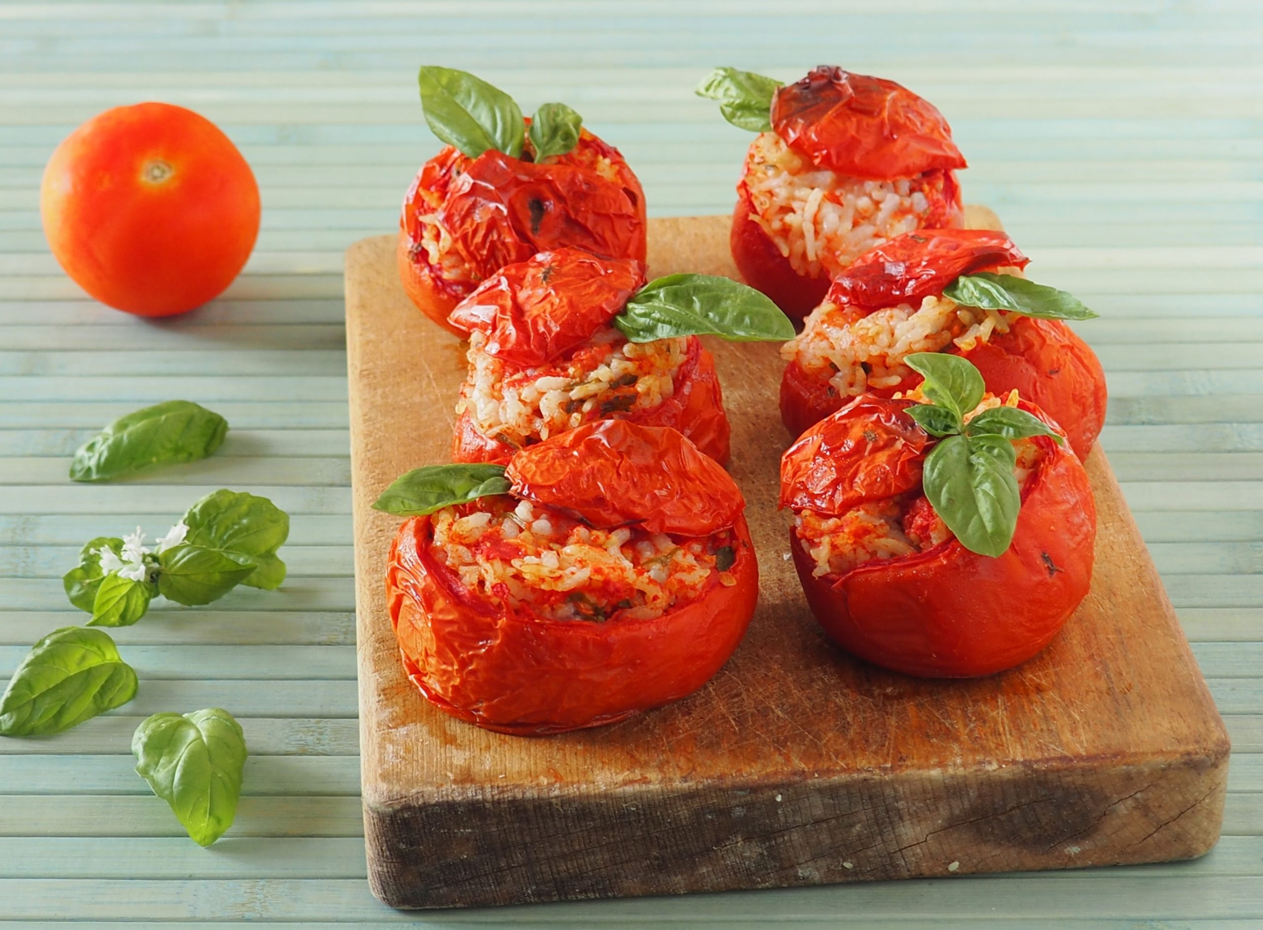 Tomates recheados com arroz