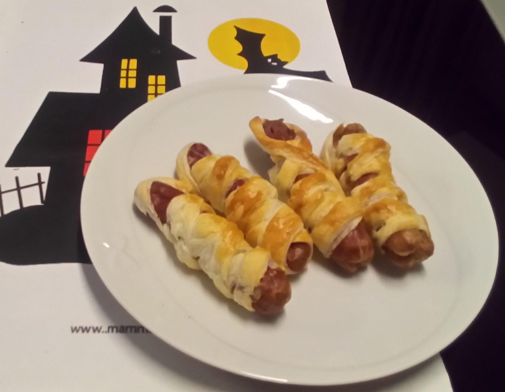 Múmias de salsicha para Halloween