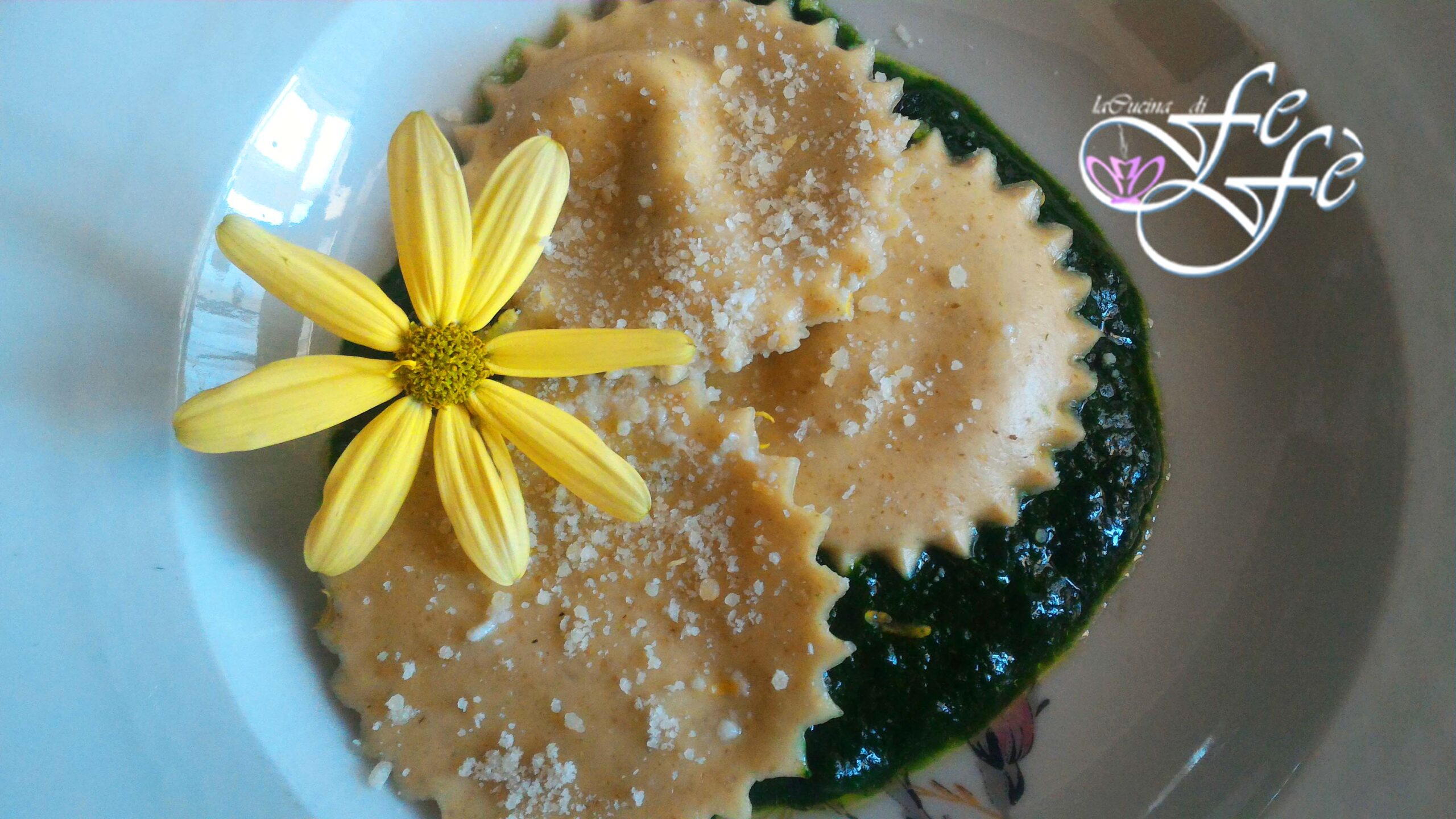 RAVIOLI FRESCOS DE ANIS COM ROBIOLA EM CREME DE COUVE NEGRA