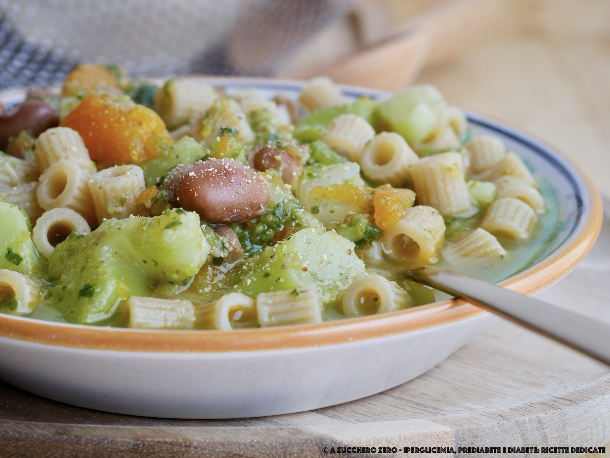 Pasta e minestrone de verduras de inverno e leguminosas