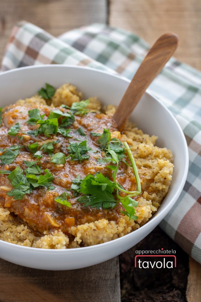 polenta com molho de cogumelos porcini