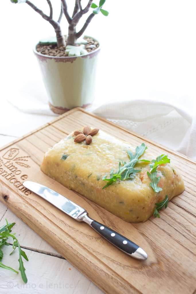 Polenta de milhete e vegetais