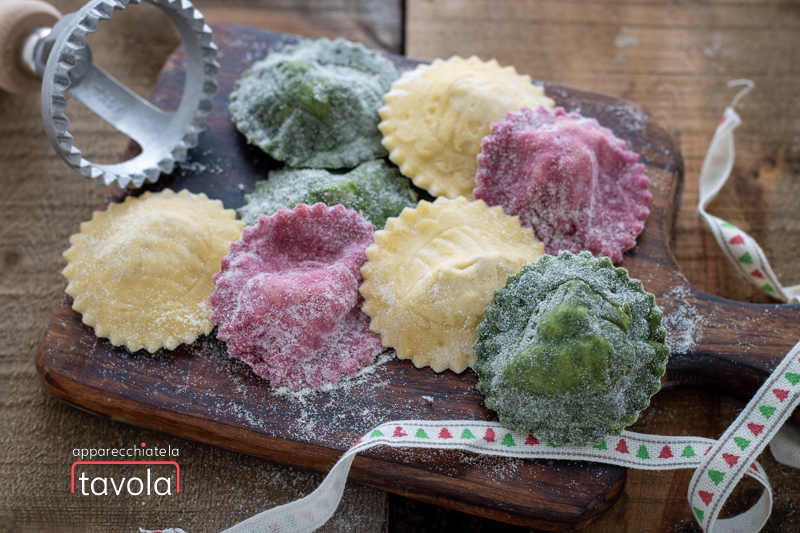 RAVIOLI COLORIDOS RECHEADOS: MASSA FRESCA FEITA EM CASA