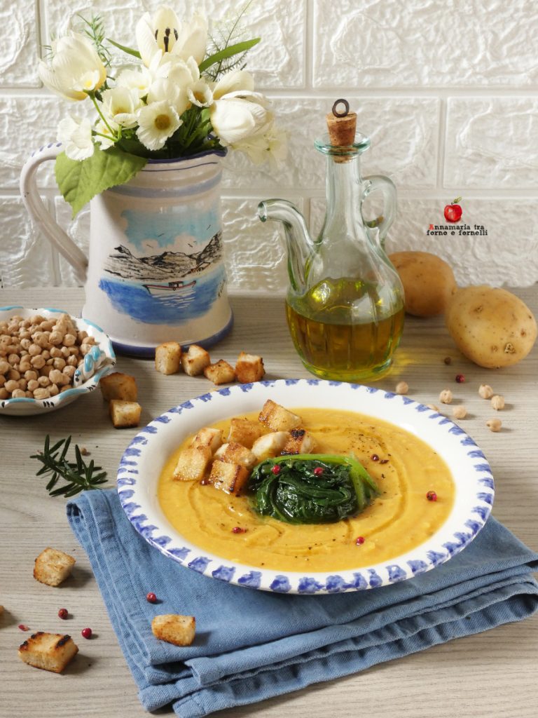 Sopa Cremosa de Abóbora, Batatas e Grão-de-bico com Acelgas