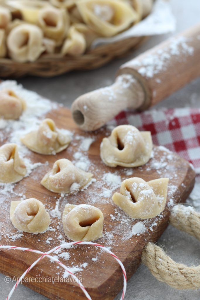 tortellini com presunto cru e mortadela