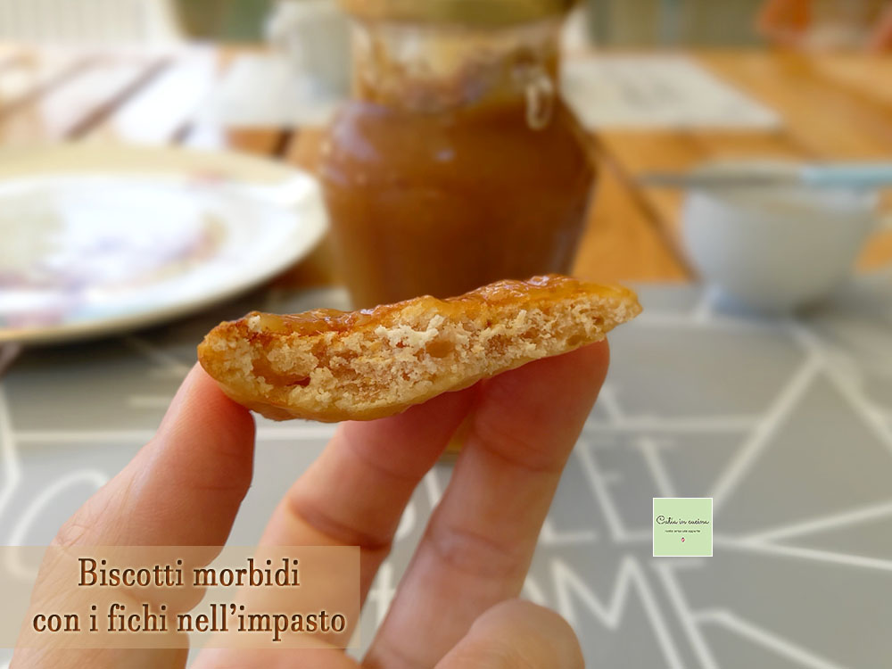 Biscoitos macios com figos na massa