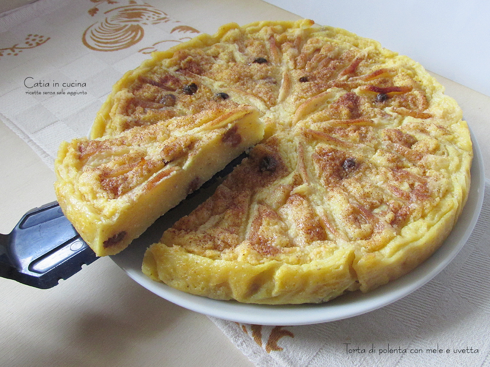 bolo de polenta com maçãs e passas