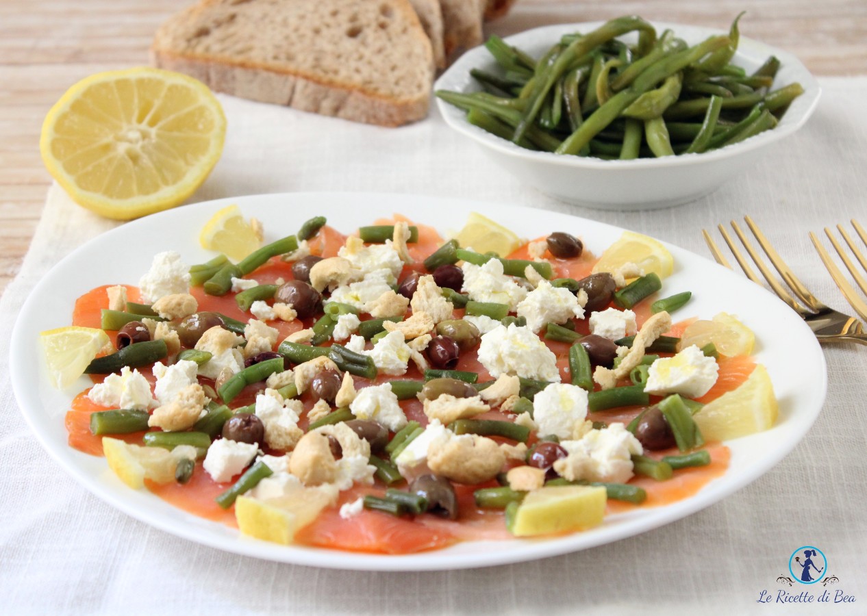 Carpaccio de salmão com vagem, robiola e azeitonas taggiasche receita