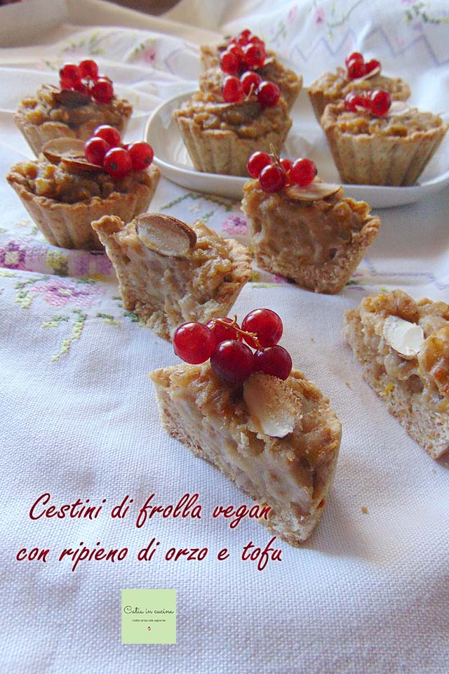 cestinhas de massa vegana com recheio de cevada e tofu v