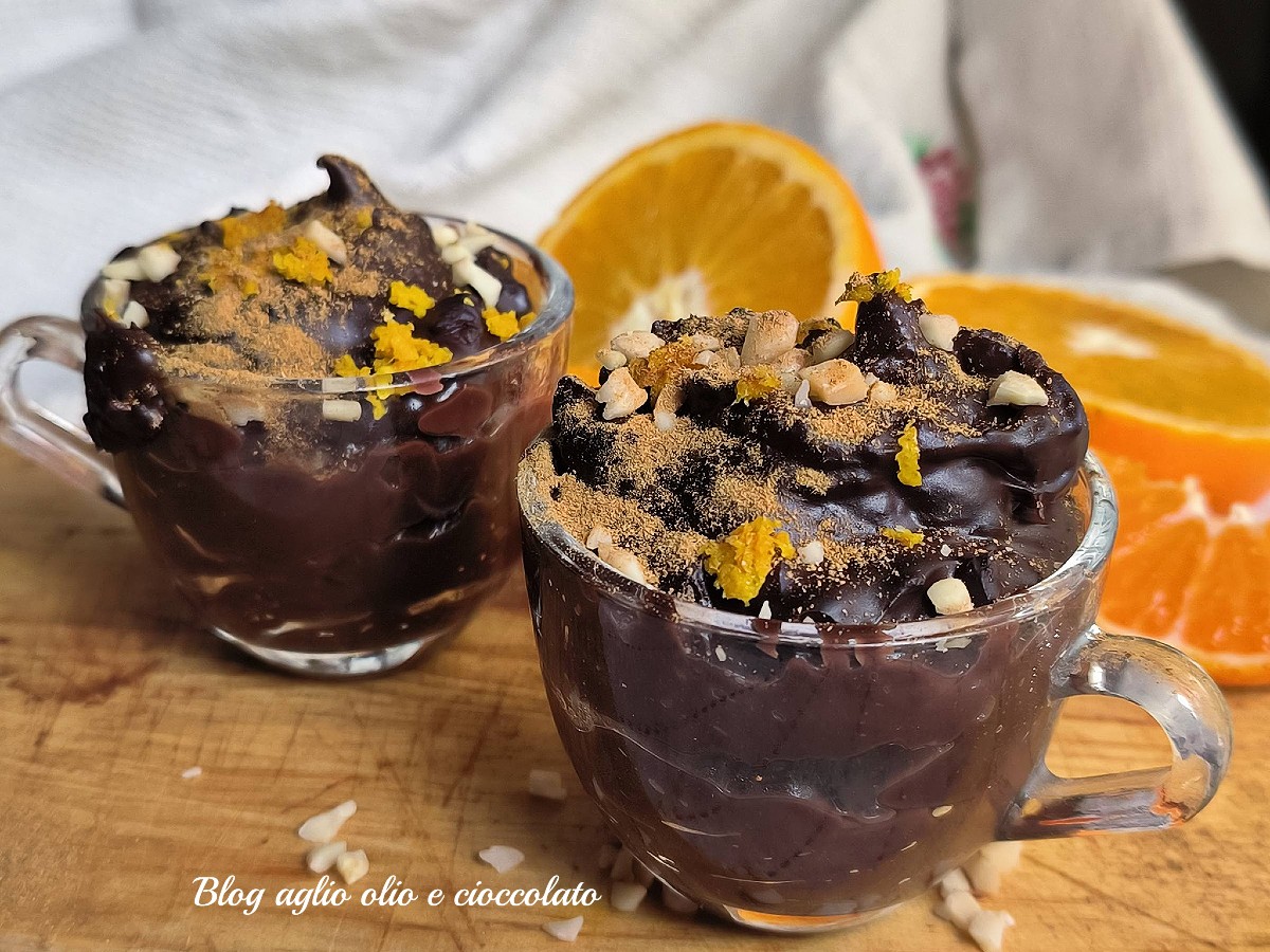 Chocolate quente com laranja e canela: receita fácil, densa e perfumadíssima