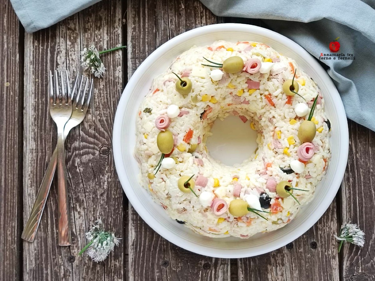 Coroa de salada de arroz