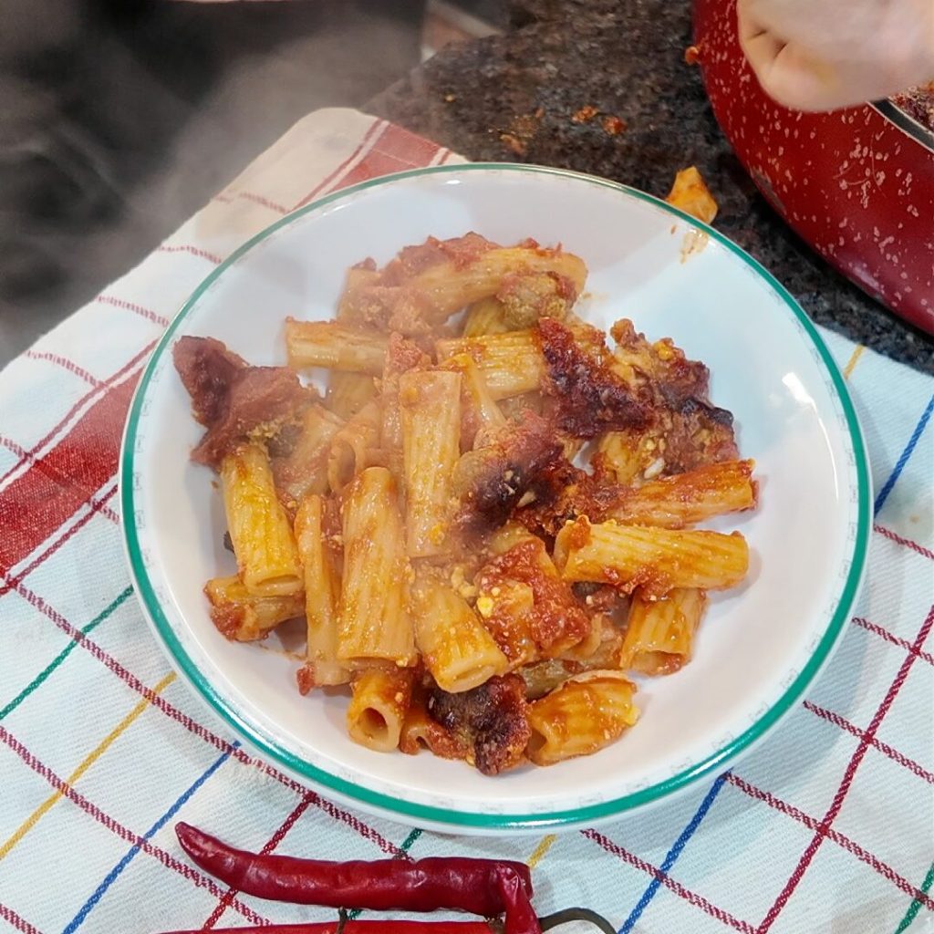 Macarrão ao Forno à Calabresa: A Verdadeira Receita da "Pasta China"