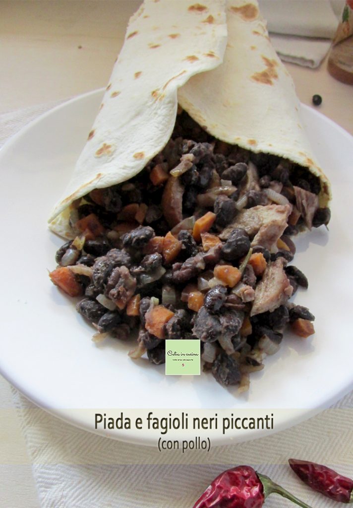 feijão preto picante com frango e piadina