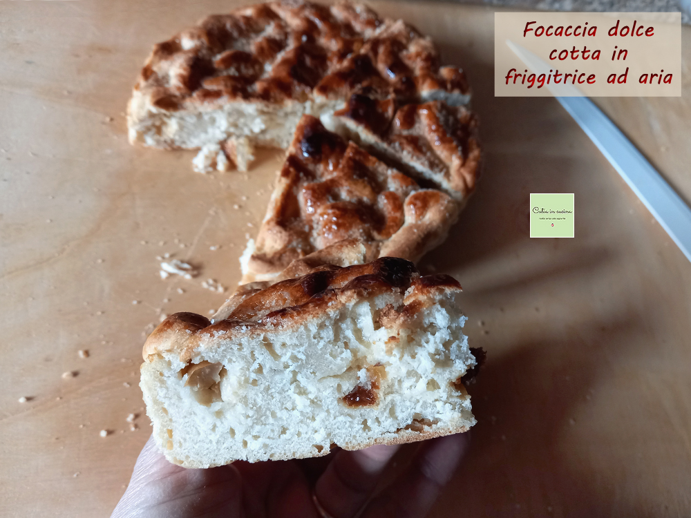 focaccia com passas feita na fritadeira sem óleo