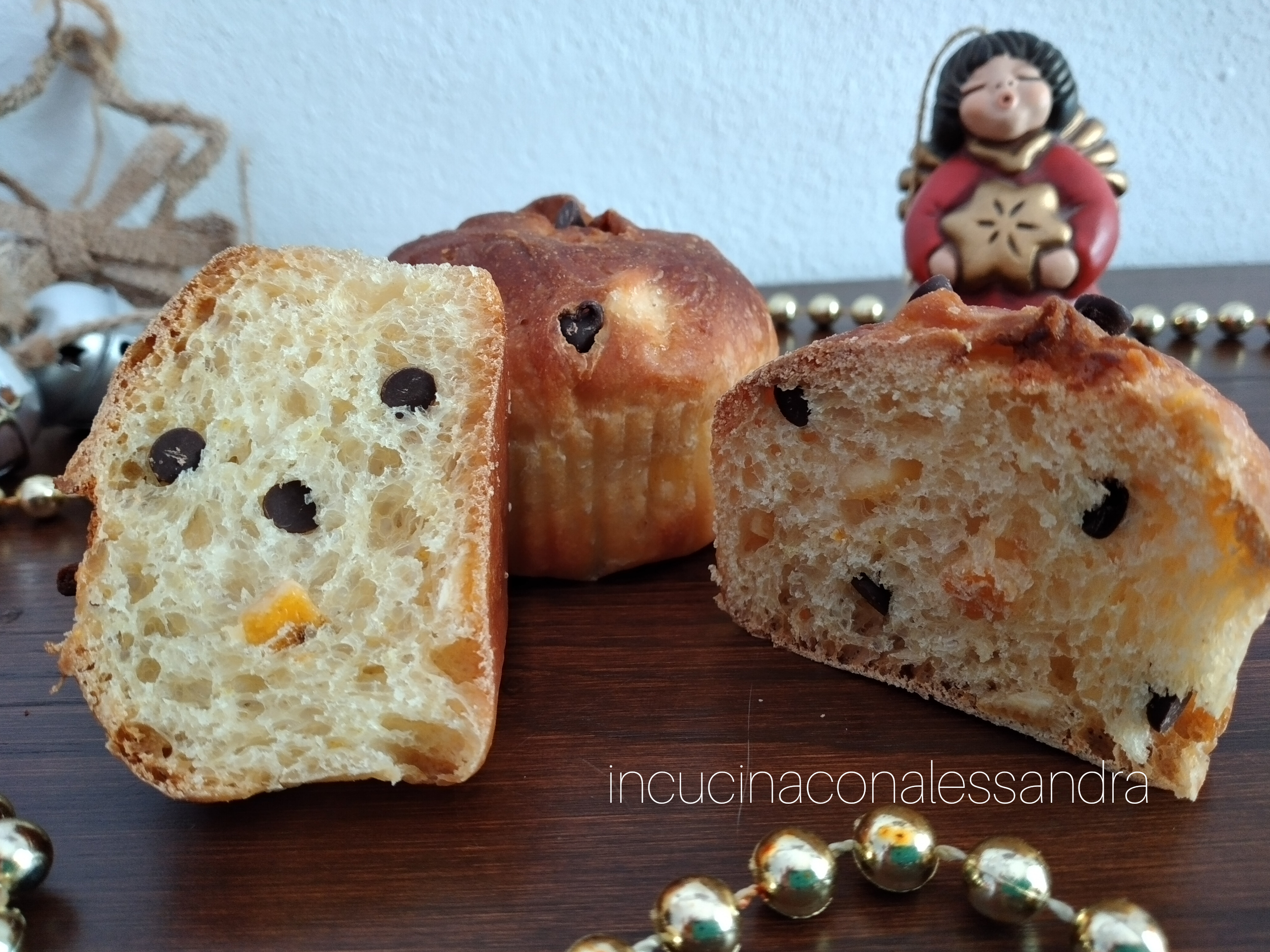 Mini panettones de laranja cristalizada e chocolate