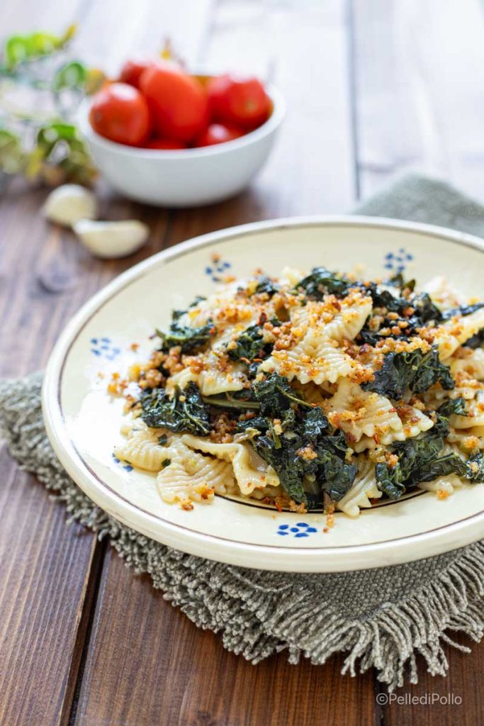 macarrão com couve manteiga e anchovas