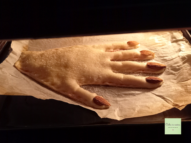 mão de bruxa antes de ir ao forno