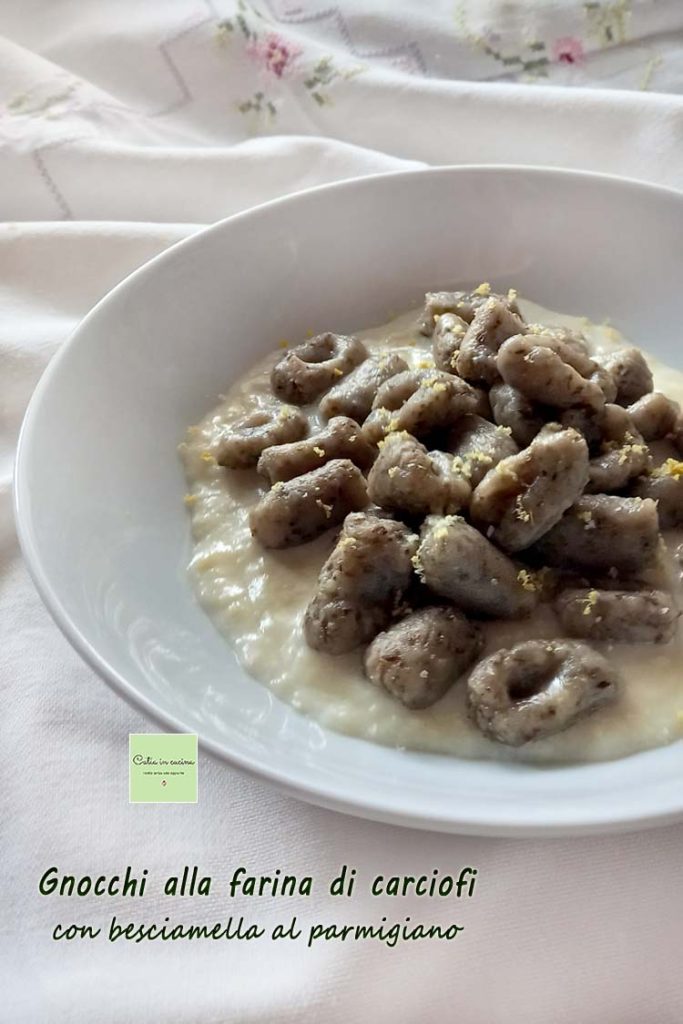 nhoque de farinha de alcachofra com molho de parmesão