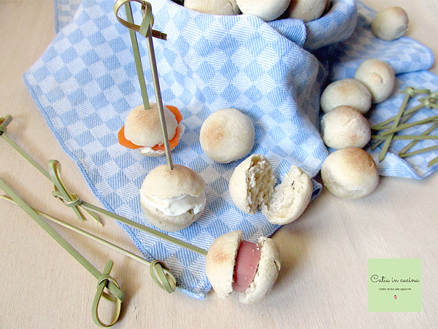 pãezinhos mignon recheados semi-integrais