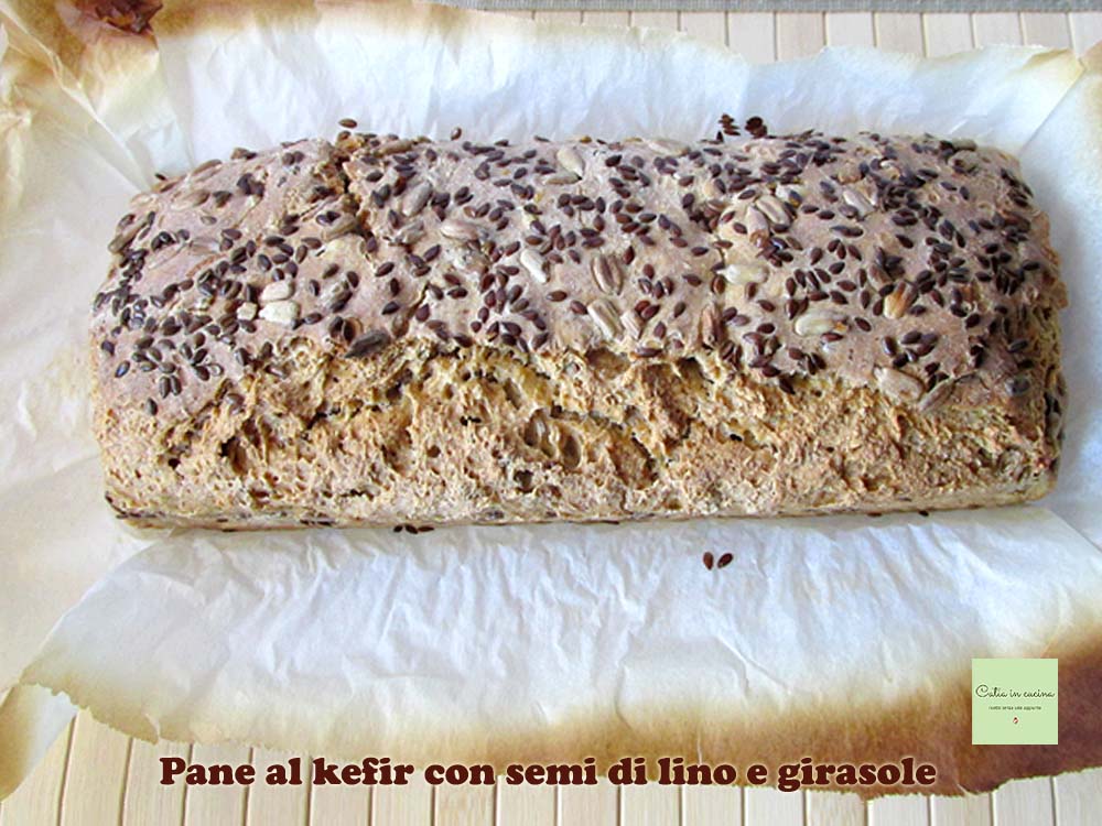 pão com kefir e sementes diversas