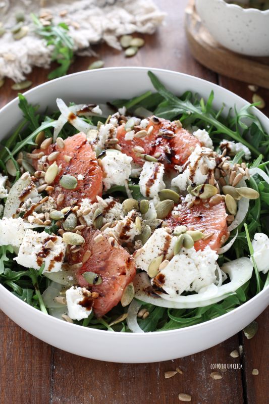 salada de erva-doce com sementes de abóbora e girassol