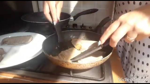 Salada de feijão espanhol e atum