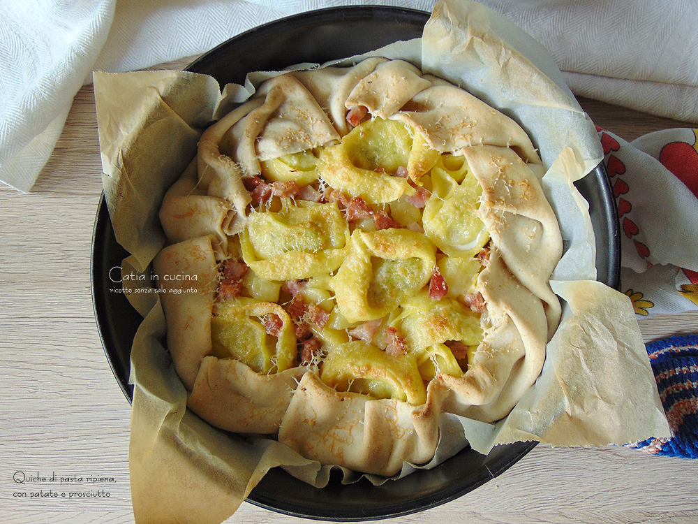 Torta de massa recheada