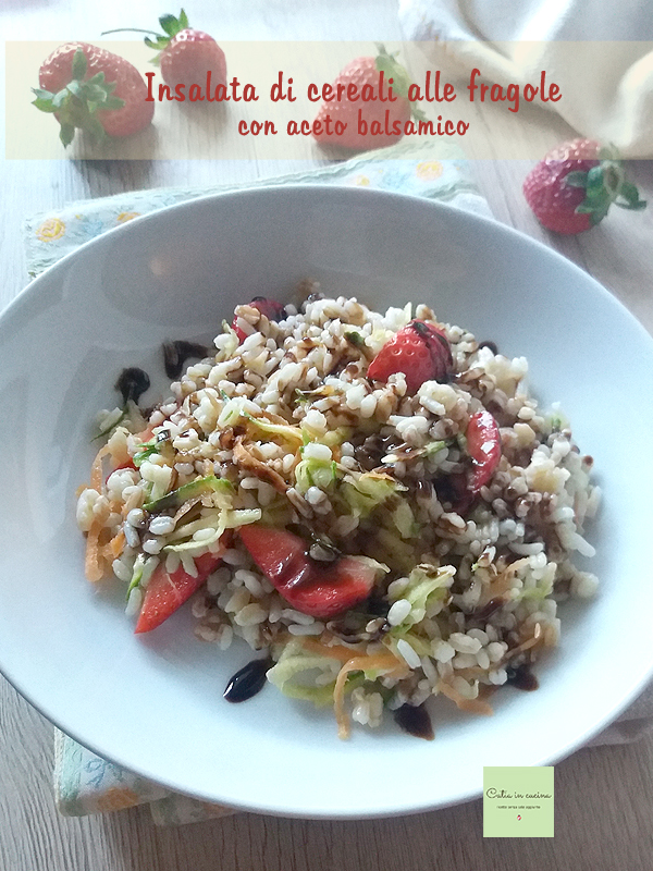 salada de cereais morangos e vinagre balsâmico