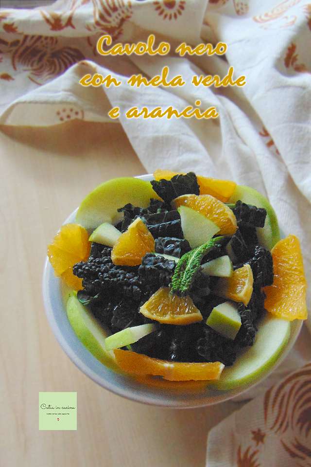 salada de couve com maçã verde e laranja