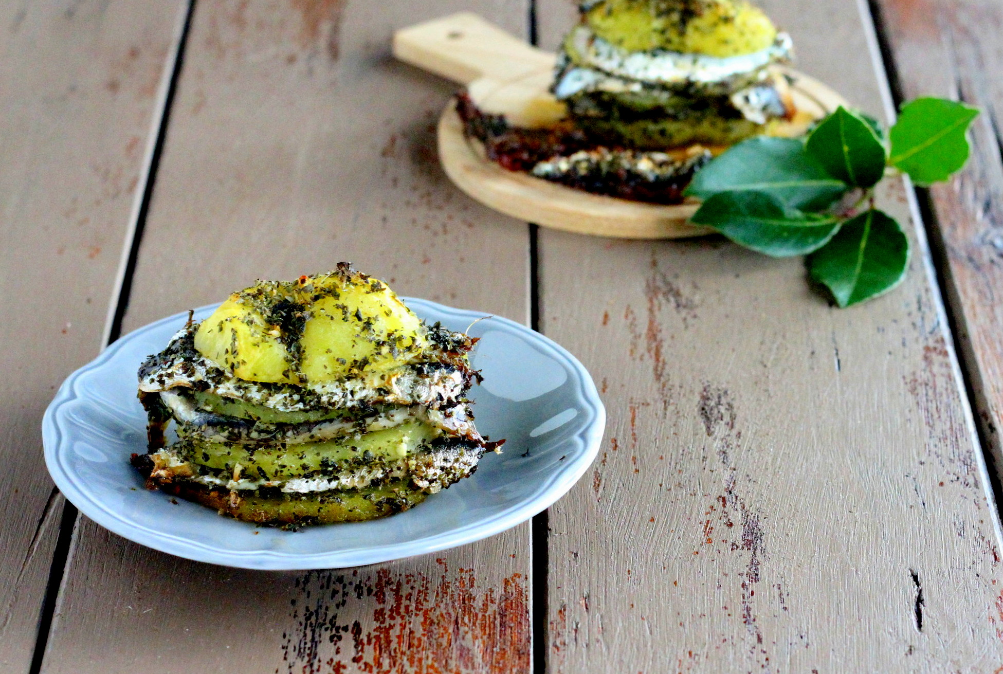 Tortinha crocante de batatas e anchovas