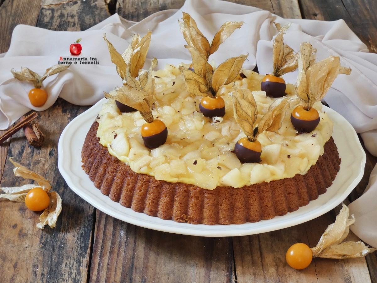 Torta macia com creme e maçãs caramelizadas