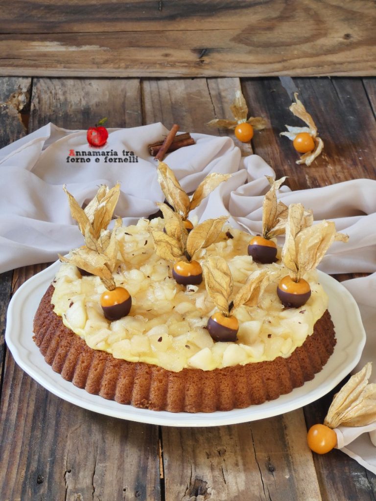 torta macia com creme e maçãs caramelizadas