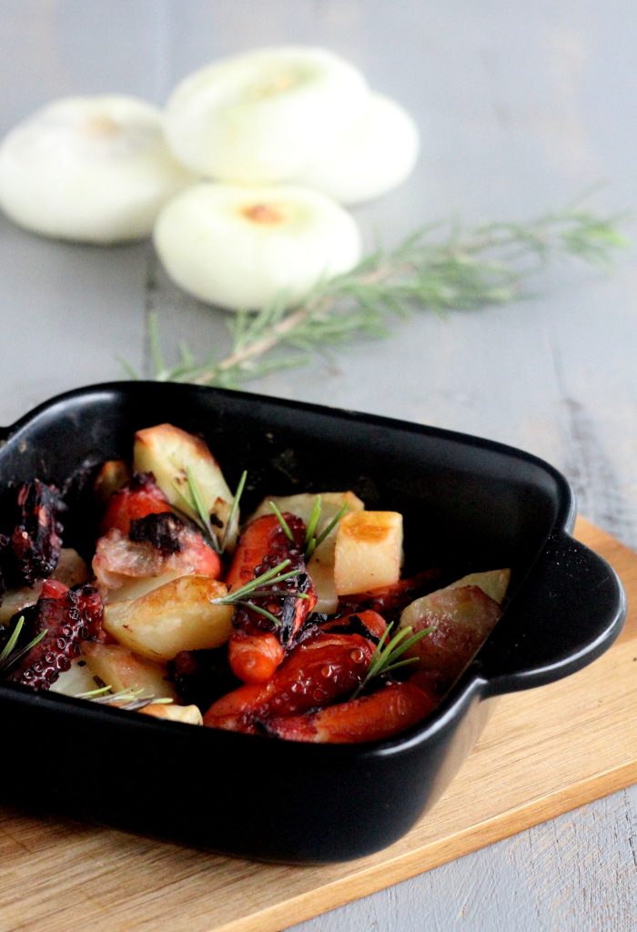 Polpo al forno con patate e rosmarino
