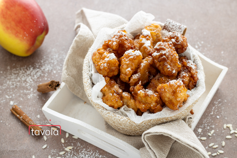 bolinhos doces de arroz e maçã