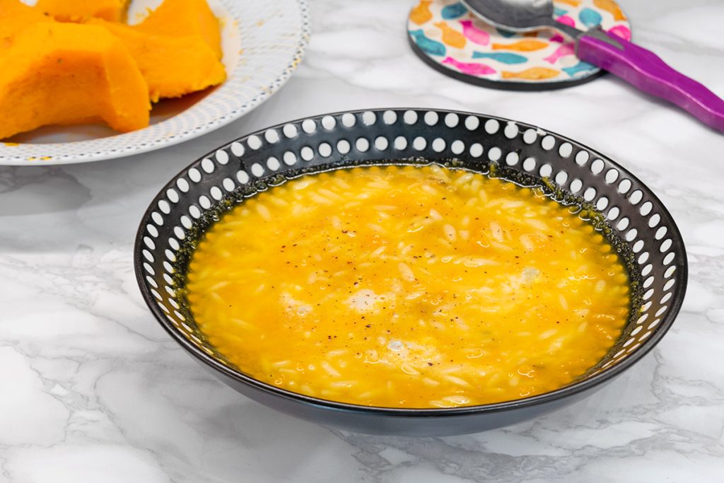 Sopa de abóbora com gorgonzola