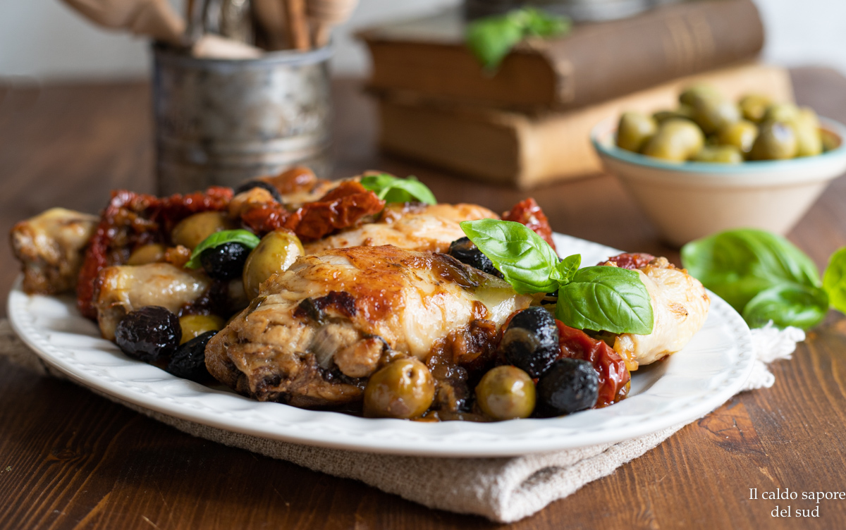 Frango com azeitonas e tomates secos