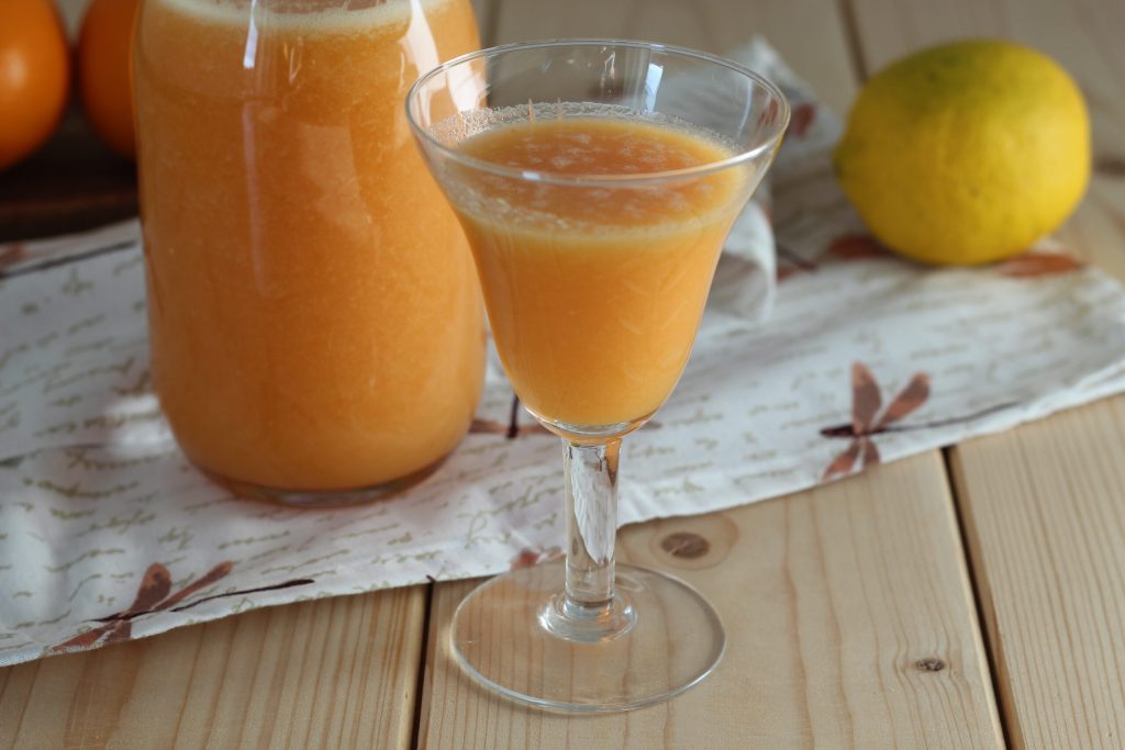 suco com maçã laranja e limão