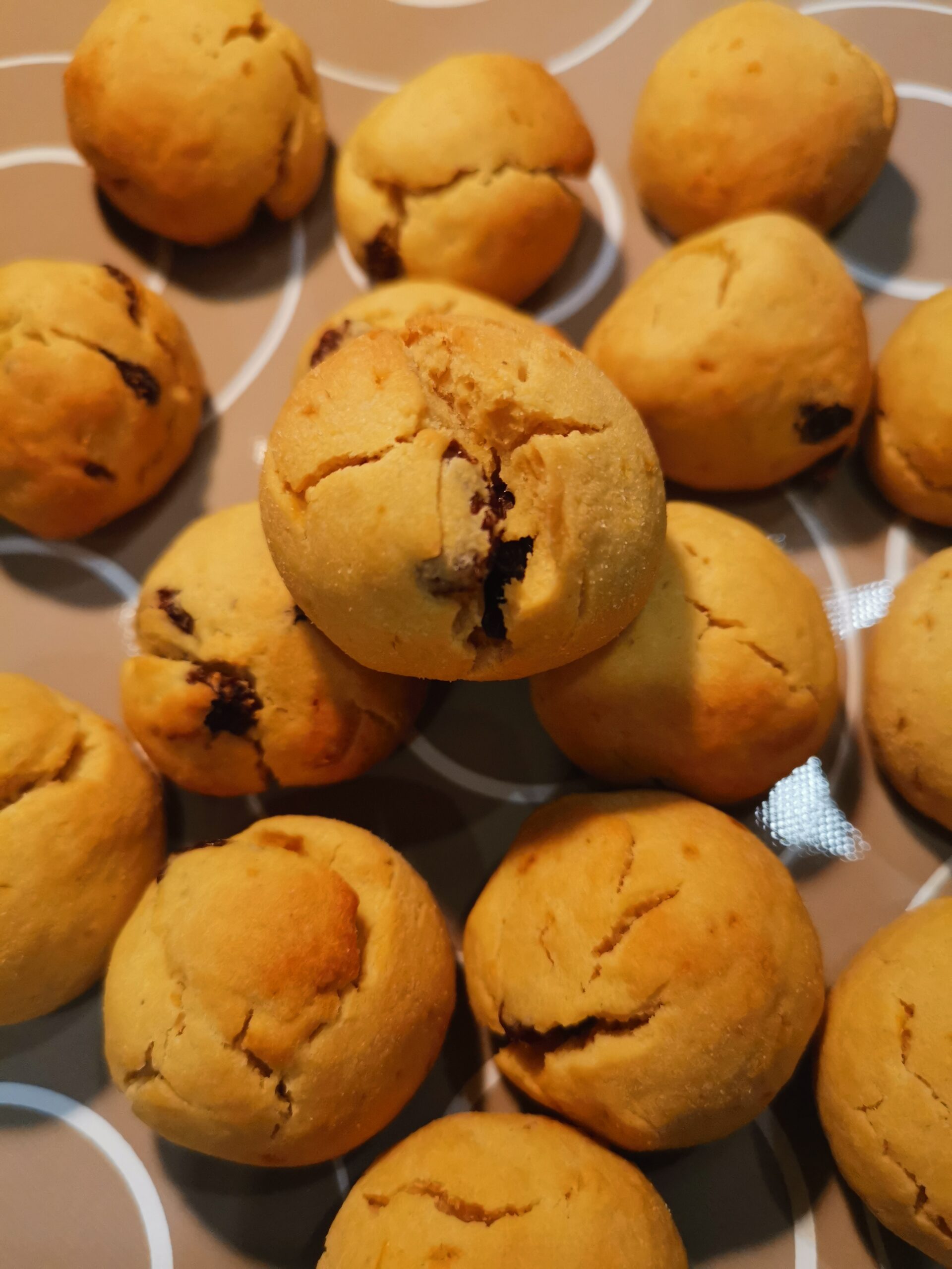 Biscoitos de sêmola e uva-passa