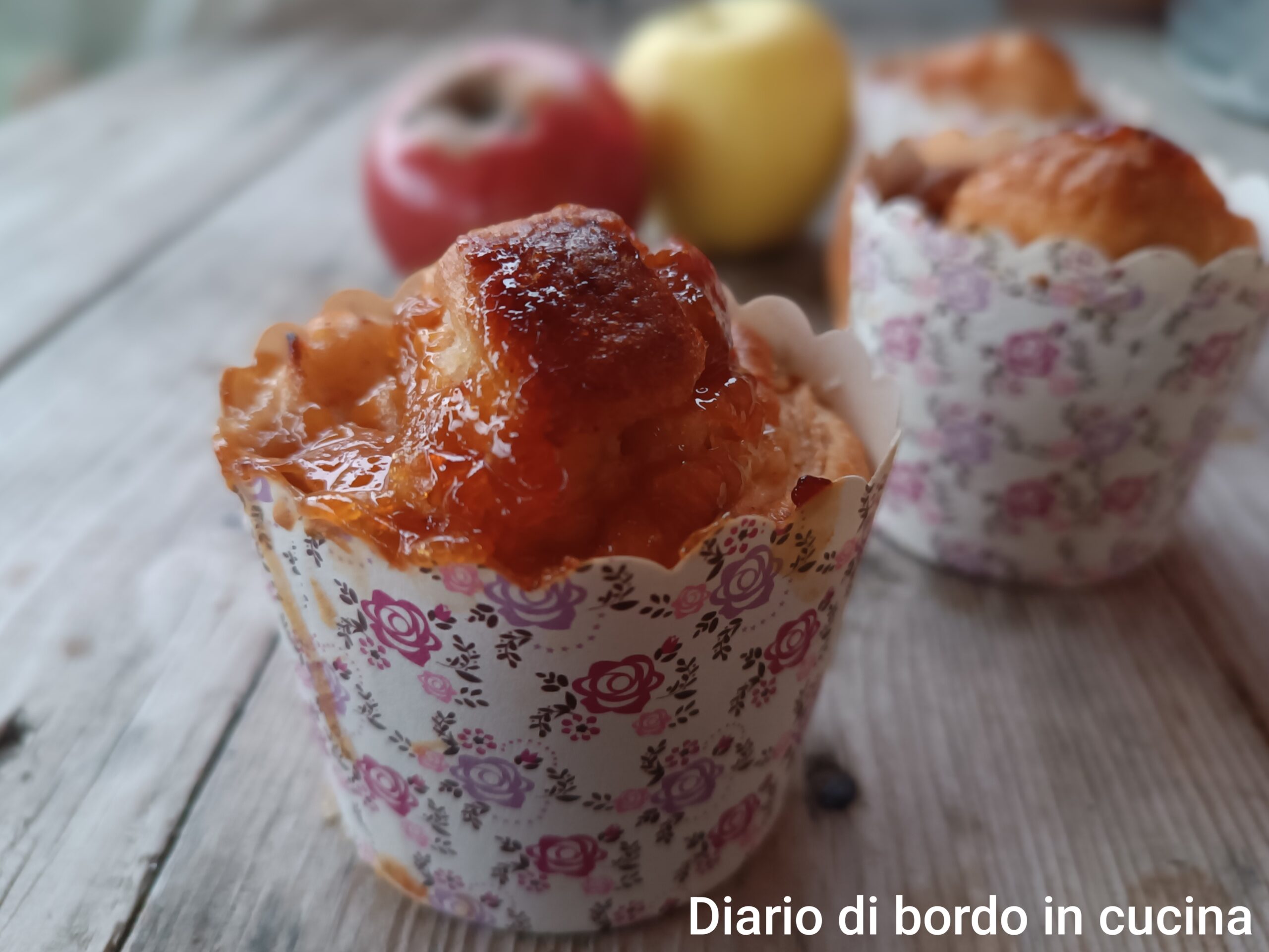 Muffin com maçãs na fritadeira a ar