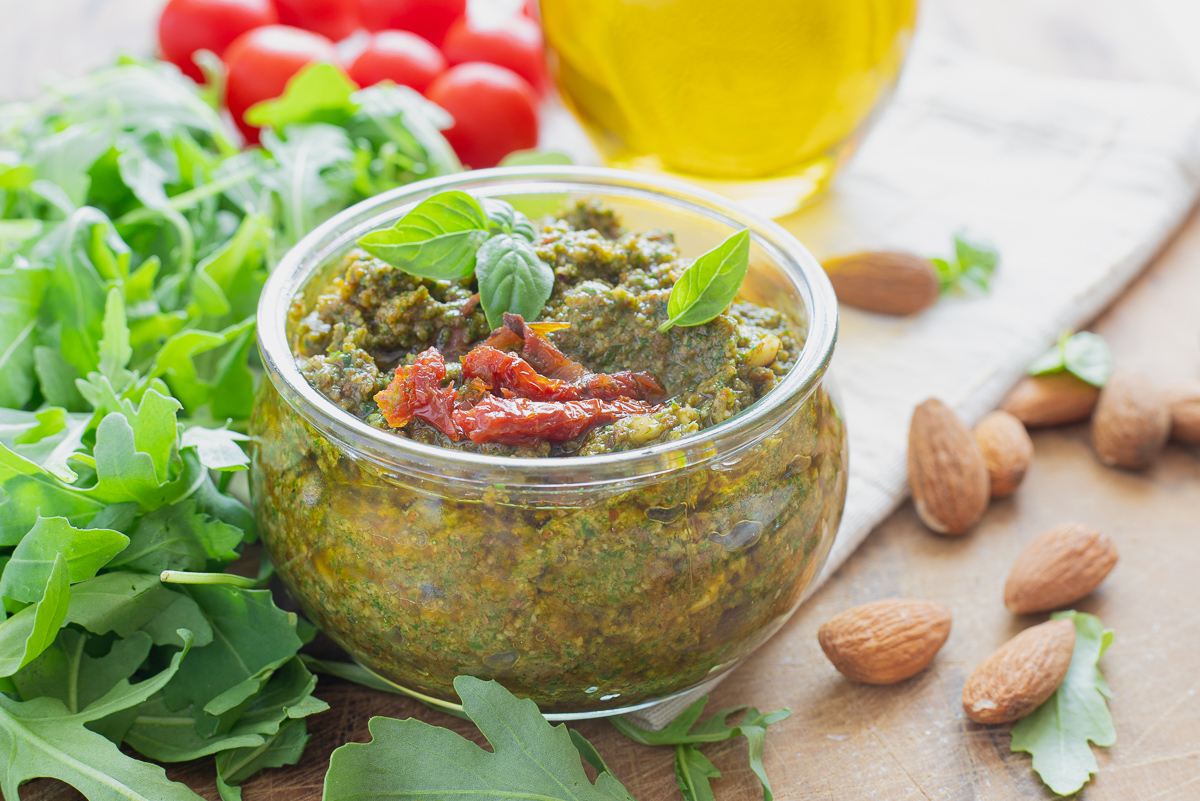 Pesto de rúcula com tomates secos