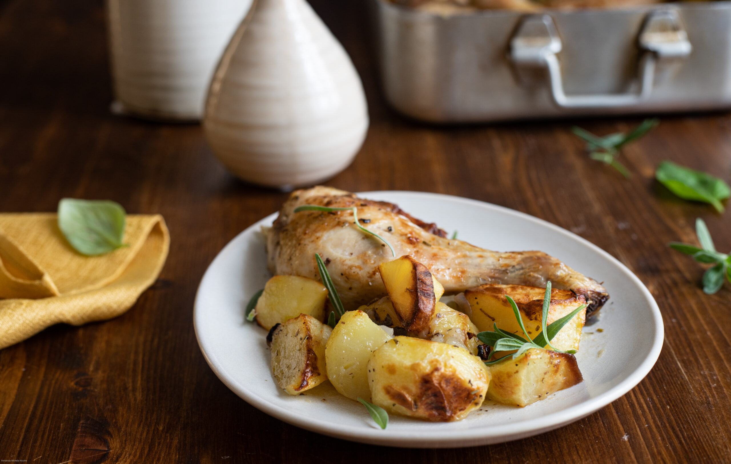 Coxas de frango assadas com batatas