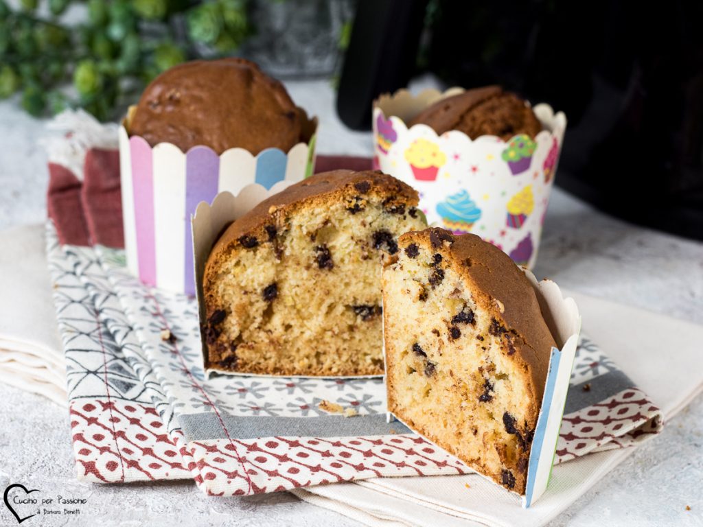 Muffin com gotas de chocolate na fritadeira elétrica