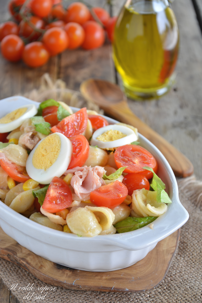 Massa fria em salada com atum e milho